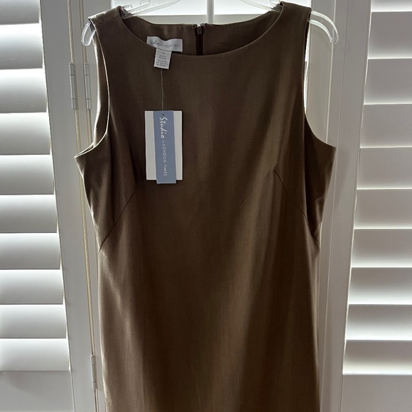 Sleeveless Dheath Dress - Picture 1 of 4